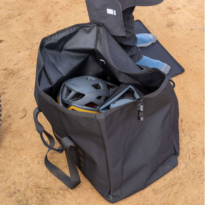 Madison Dirty Secret Kit Bag Black MCL25W740