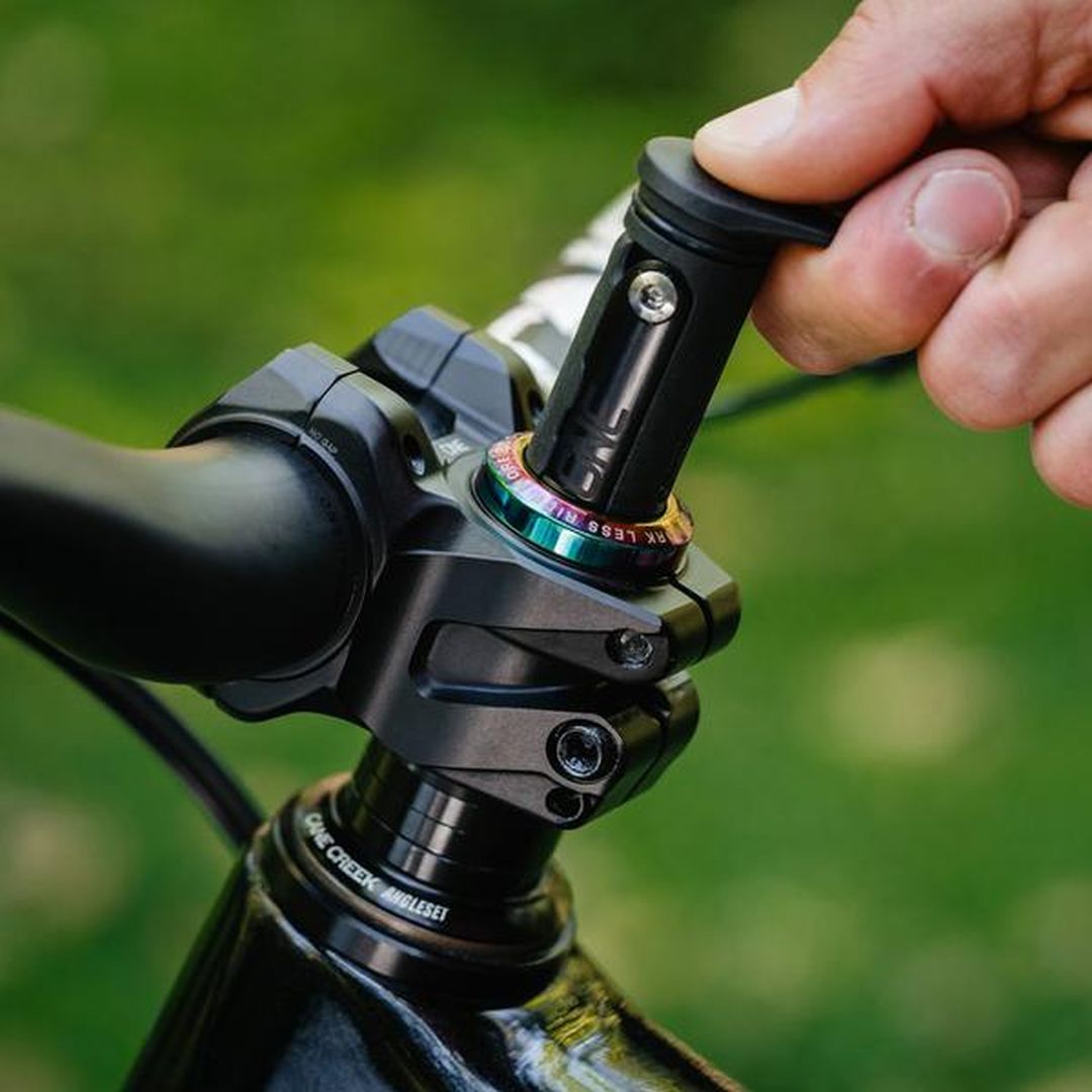 OneUp Components EDC Threadless Carrier