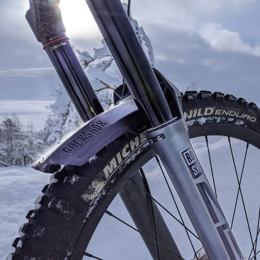 ROCKSHOX Zeb Fender fitted to a fork