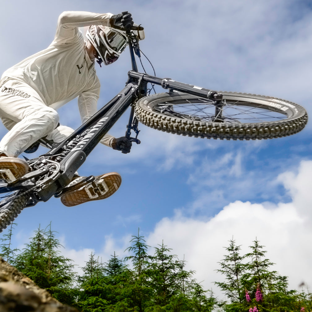 May Giveaway: Win Cast Tyres, Seats and Grips!