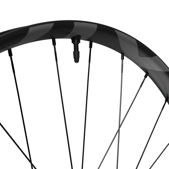 Shimano XTR Enduro Front Wheel M9220 Valve Detail