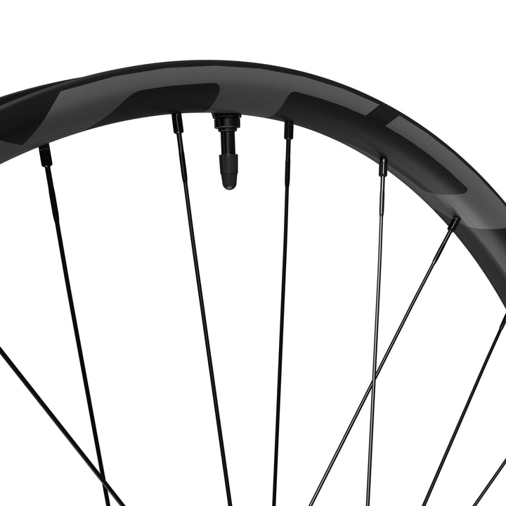 Shimano XTR Enduro Mountain Bike Rear Wheel M9220 Valve Detail